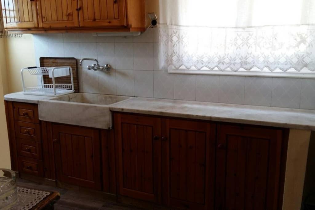 Traditional House With View Drymon Exterior foto
